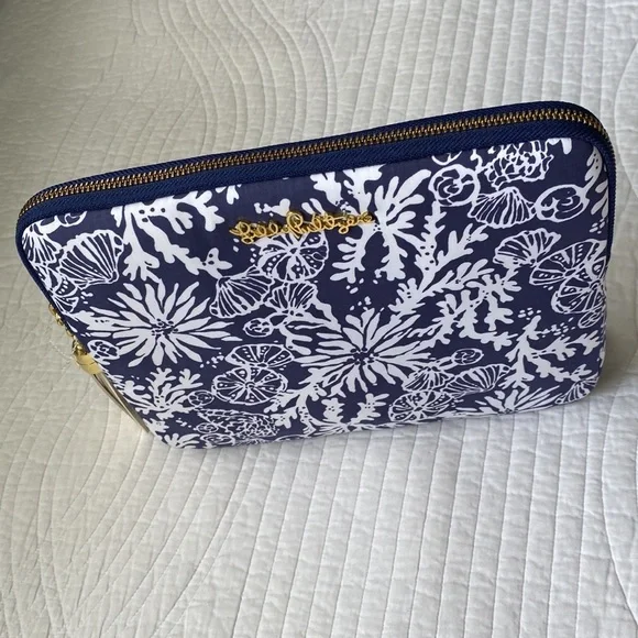 Lilly Pulitzer Tech Clutch Tablet IPad Padded Case In the Groove Navy Blue White